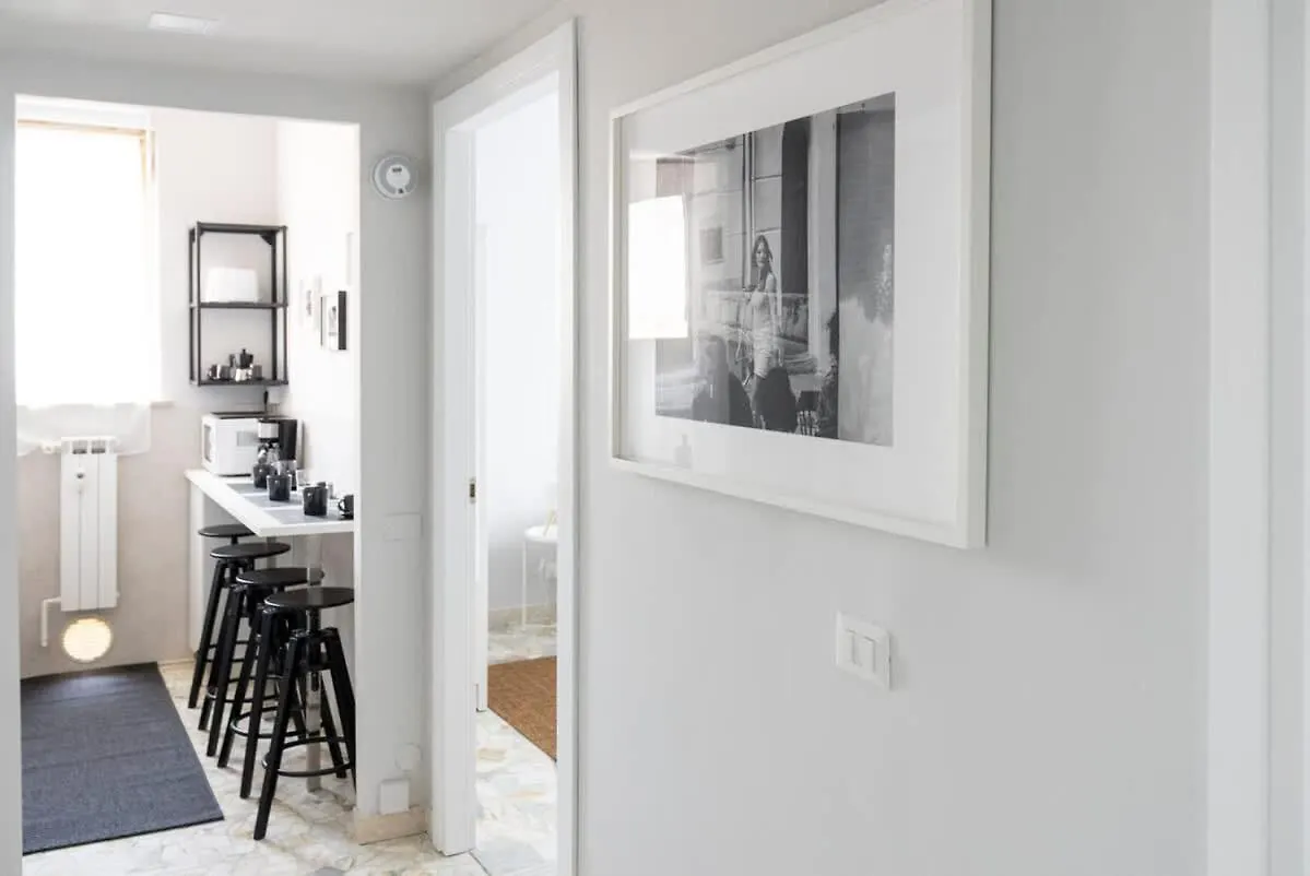 Appartement Contrasti - Black & White Milan