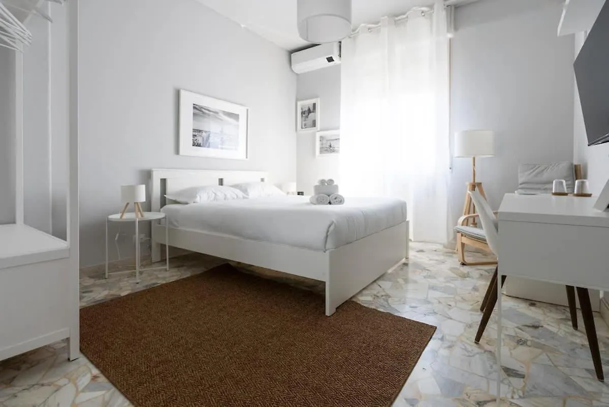 Contrasti - Black & White Milan Appartement